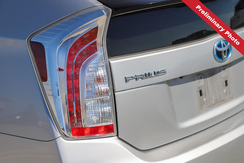 Thumbnail: 2015 Toyota Prius - 14