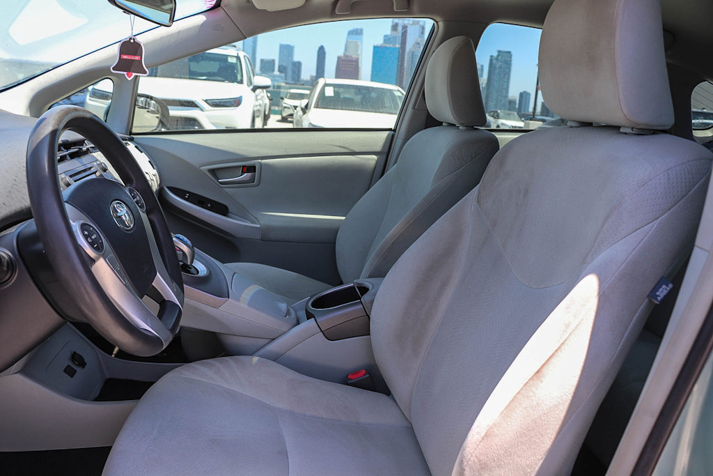 Thumbnail: 2015 Toyota Prius - 8