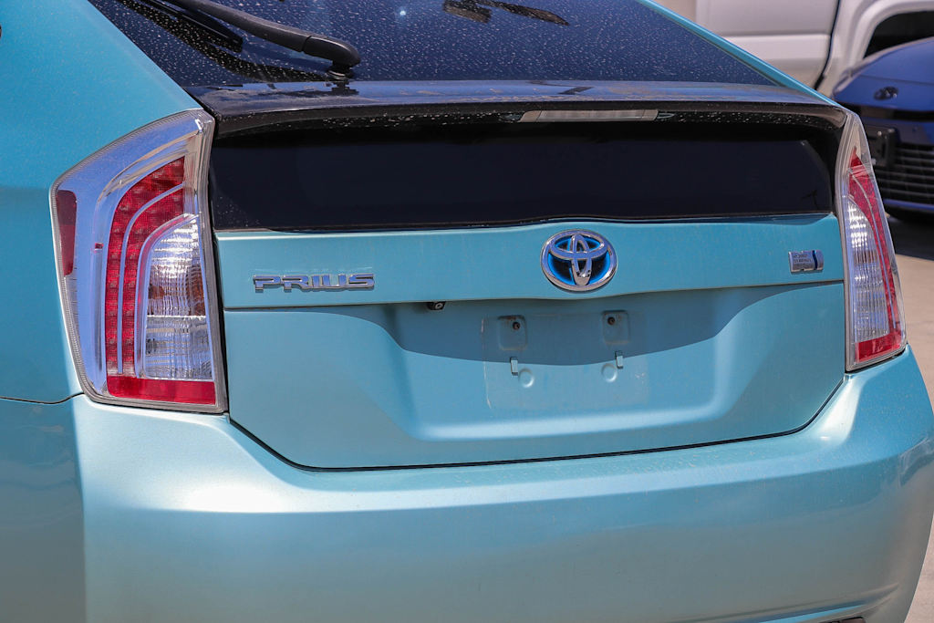Thumbnail: 2015 Toyota Prius - 18