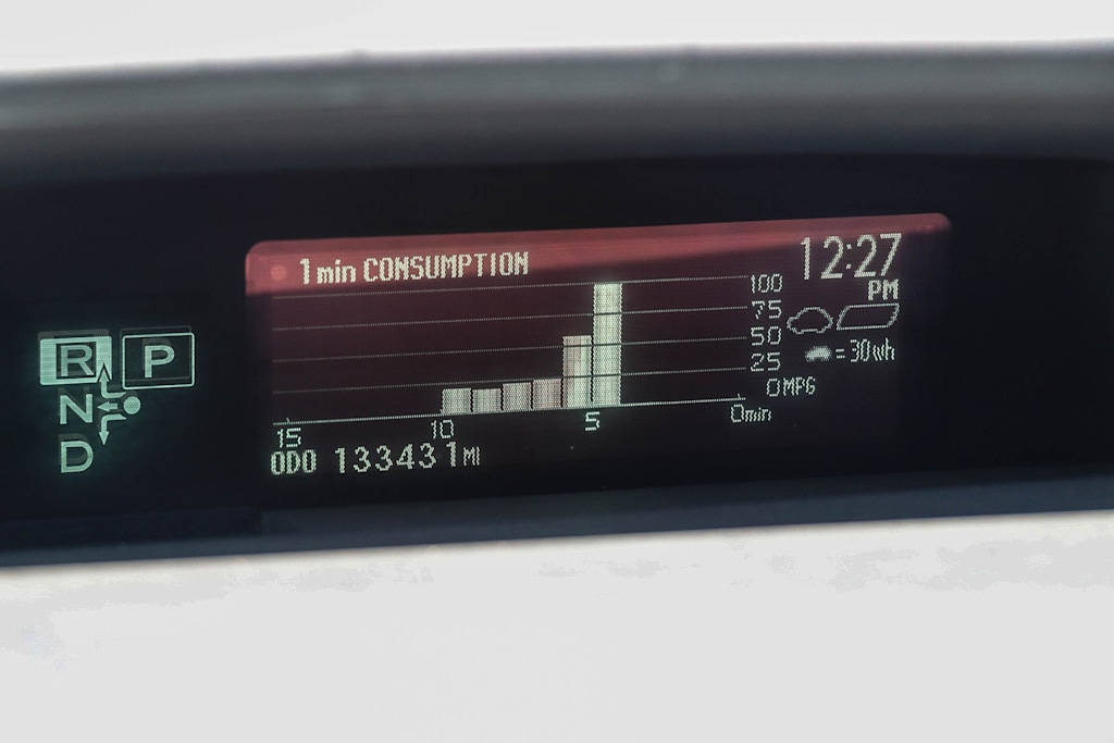 Thumbnail: 2015 Toyota Prius - 12