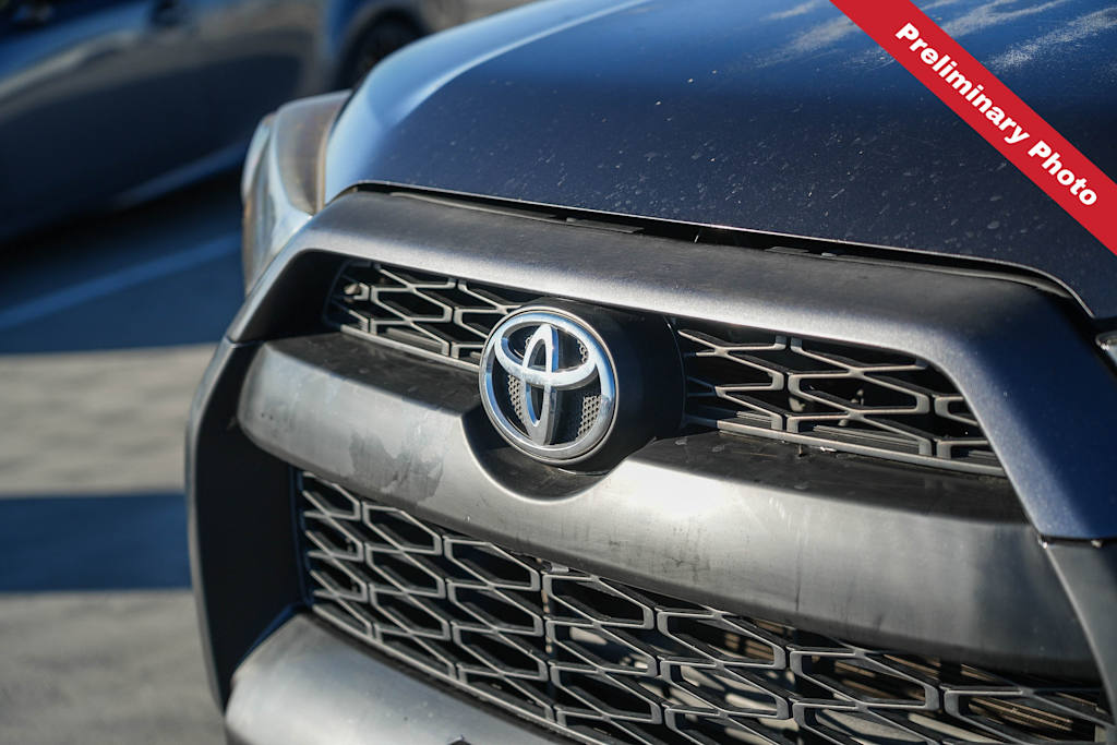 Thumbnail: 2017 Toyota 4Runner - 6