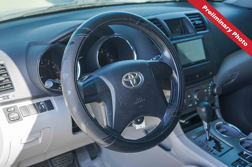 Thumbnail: 2010 Toyota Highlander - 2
