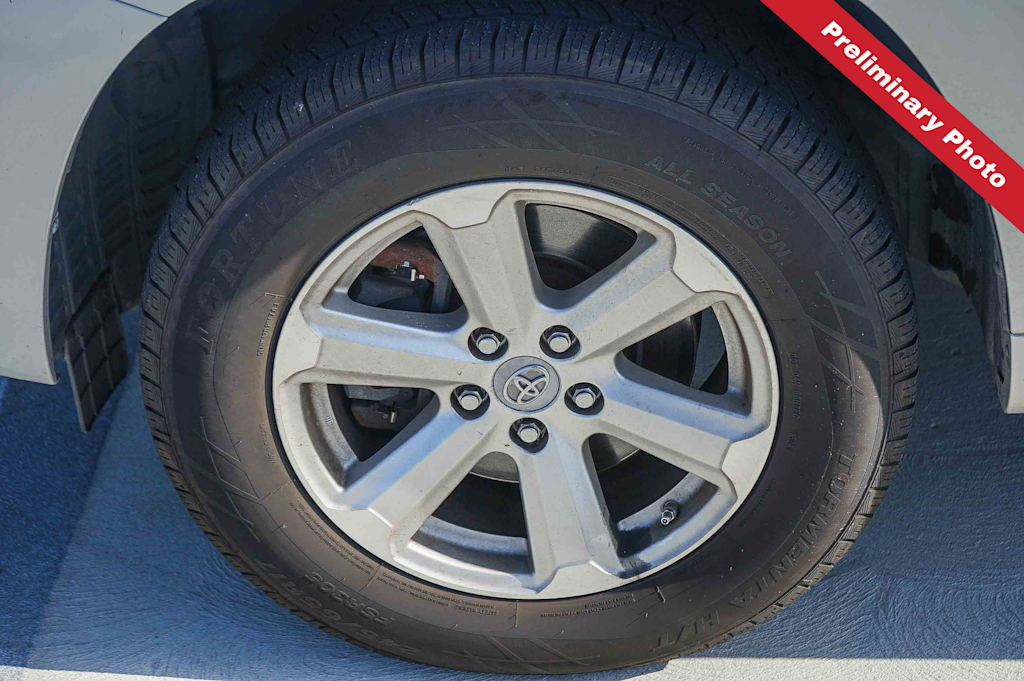Thumbnail: 2010 Toyota Highlander - 17