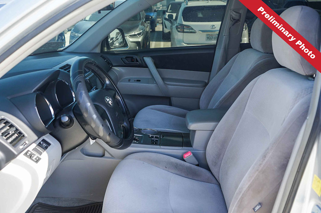 Thumbnail: 2010 Toyota Highlander - 8