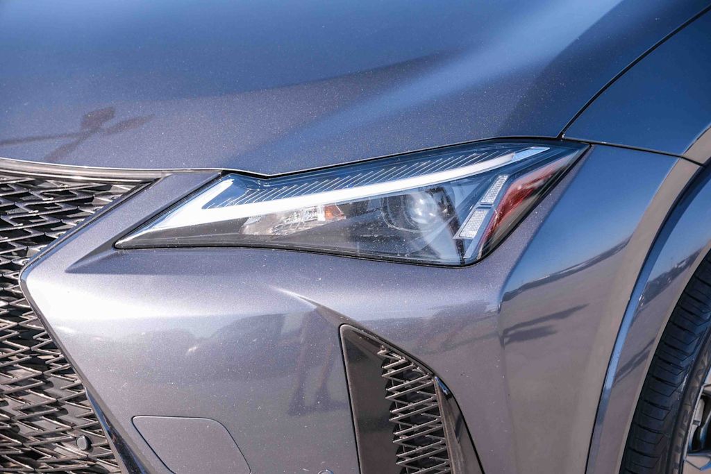 Thumbnail: 2023 Lexus UX - 21