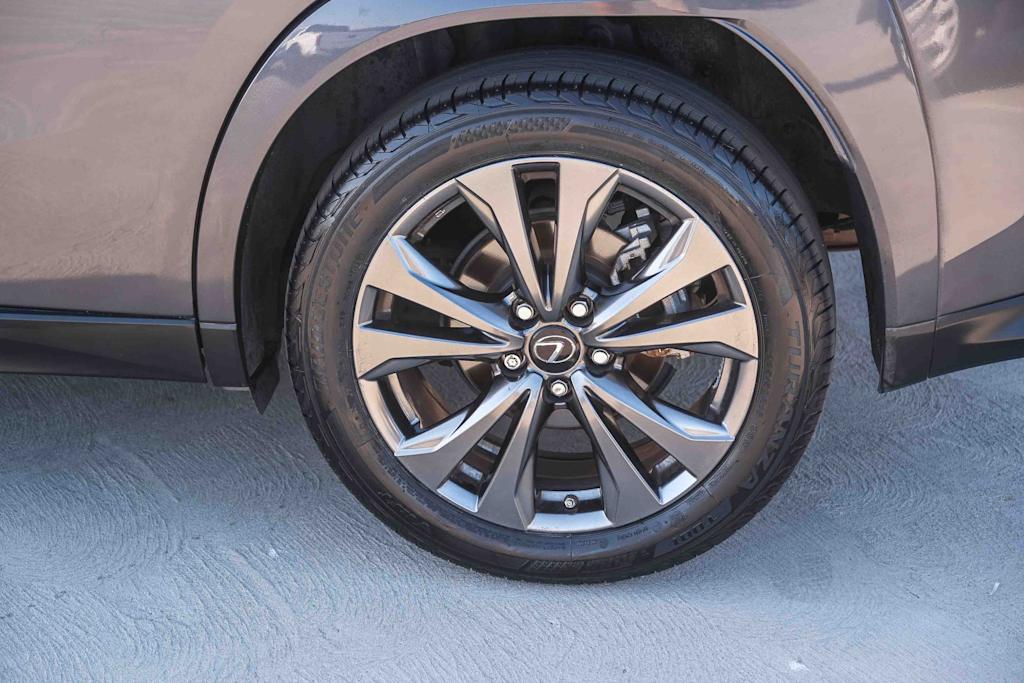 Thumbnail: 2023 Lexus UX - 5