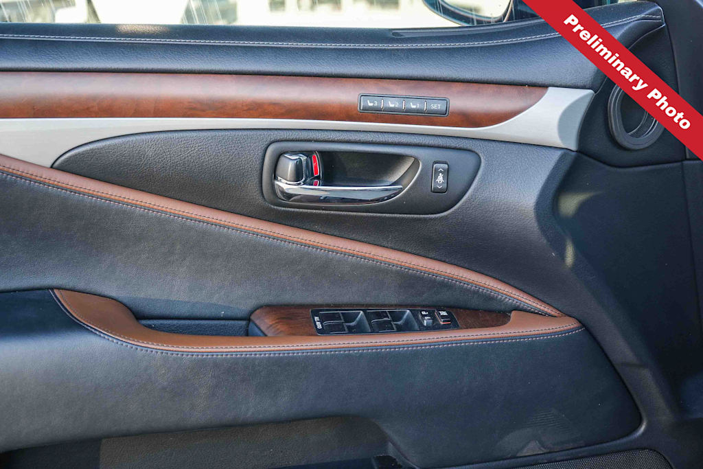 Thumbnail: 2015 Lexus LS - 19