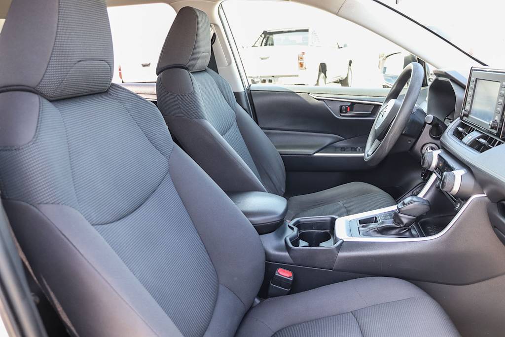 Thumbnail: 2019 Toyota RAV4 - 10