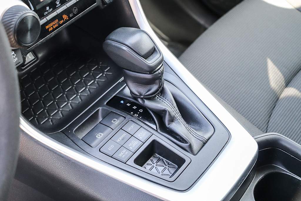 Thumbnail: 2019 Toyota RAV4 - 14