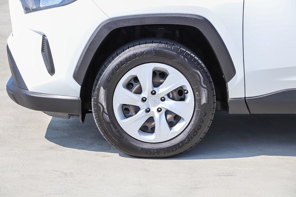 Thumbnail: 2019 Toyota RAV4 - 7