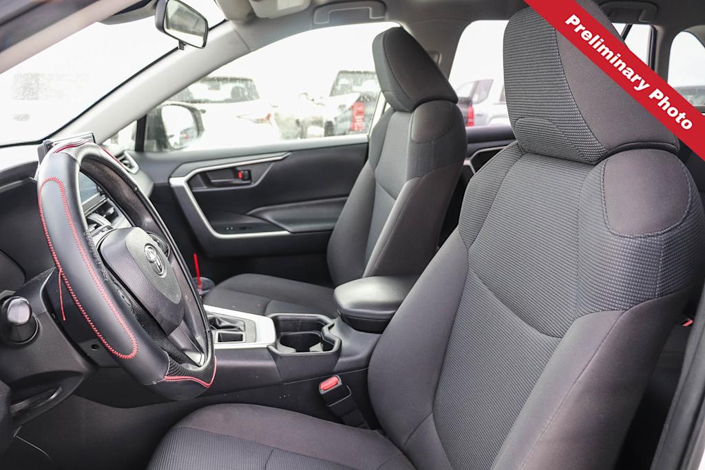 Thumbnail: 2019 Toyota RAV4 - 8