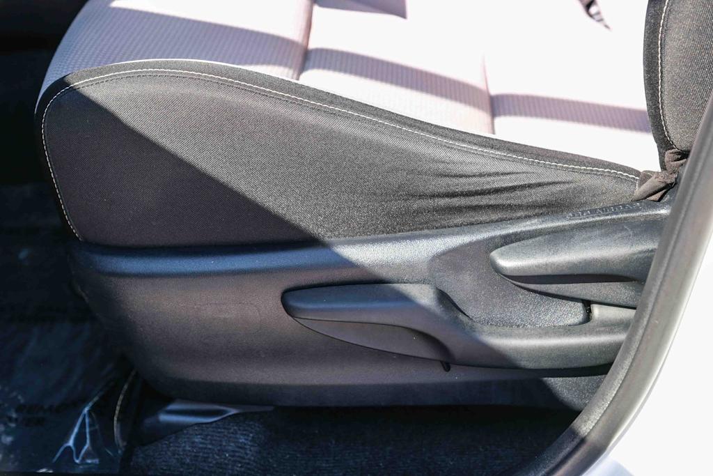 Thumbnail: 2016 Toyota RAV4 - 27