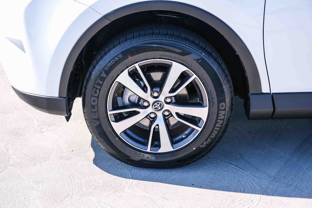 Thumbnail: 2016 Toyota RAV4 - 20