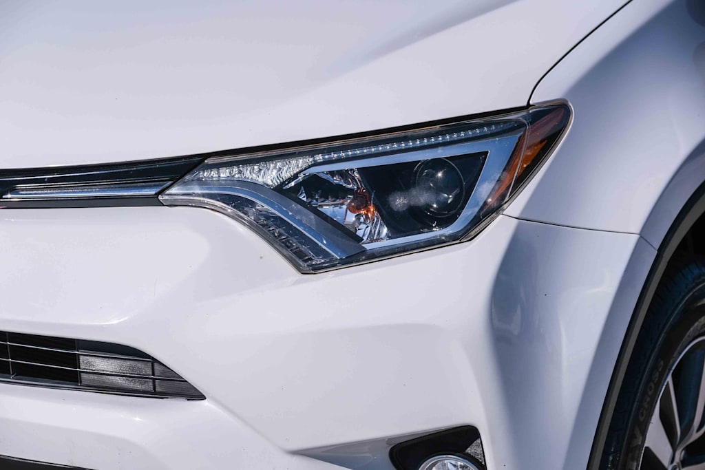 Thumbnail: 2016 Toyota RAV4 - 22