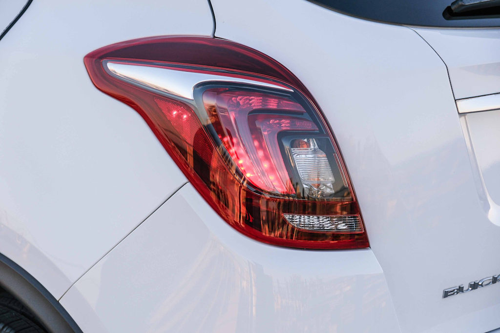 Thumbnail: 2018 Buick Encore - 17