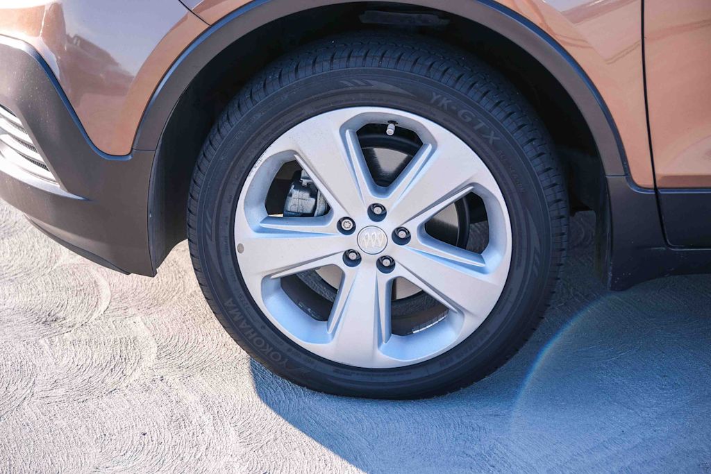 Thumbnail: 2016 Buick Encore - 18