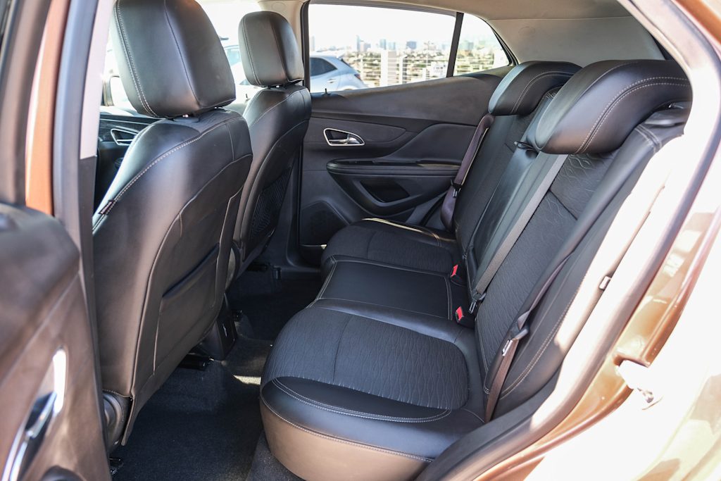 Thumbnail: 2016 Buick Encore - 11