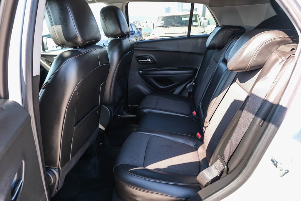 Thumbnail: 2022 Chevrolet Trax - 11