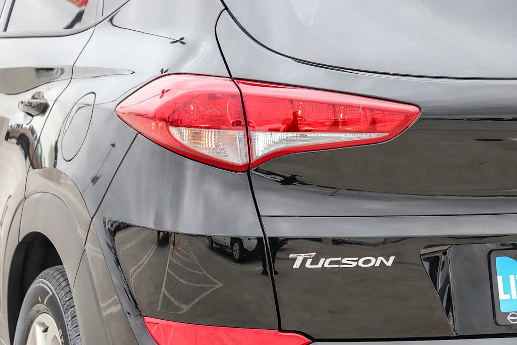 Thumbnail: 2017 Hyundai Tucson - 18