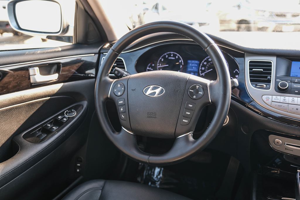 Thumbnail: 2013 Hyundai Genesis - 9
