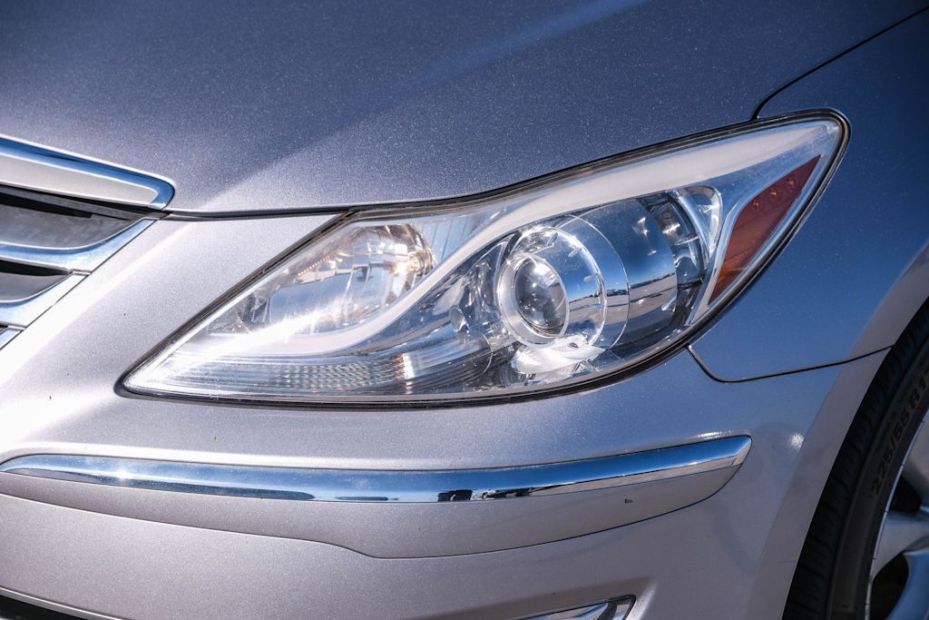 Thumbnail: 2013 Hyundai Genesis - 22
