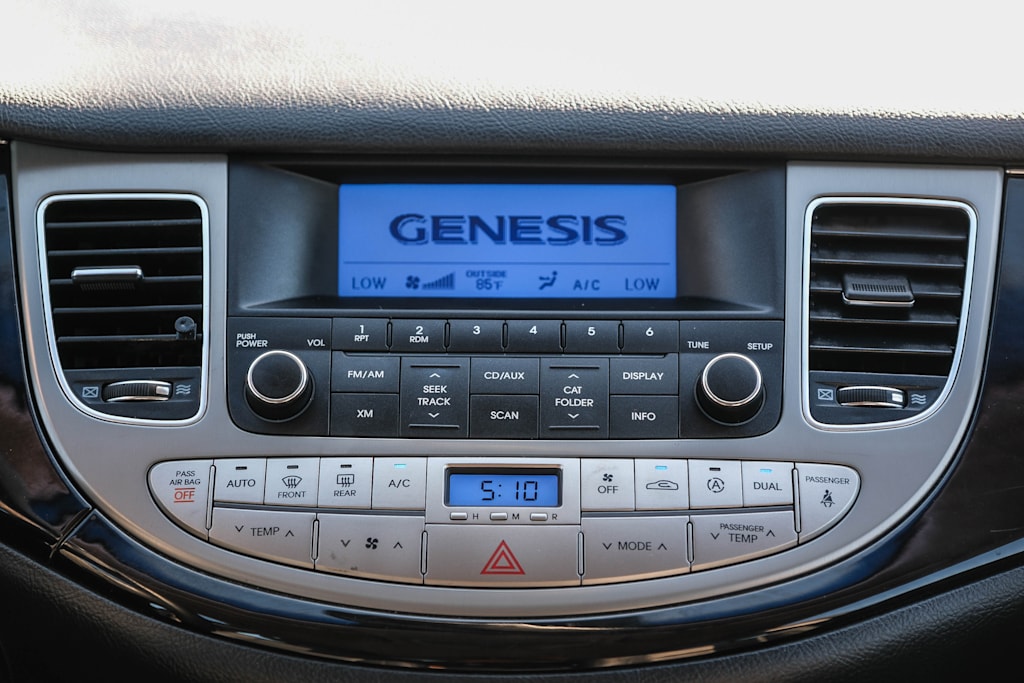 Thumbnail: 2013 Hyundai Genesis - 23
