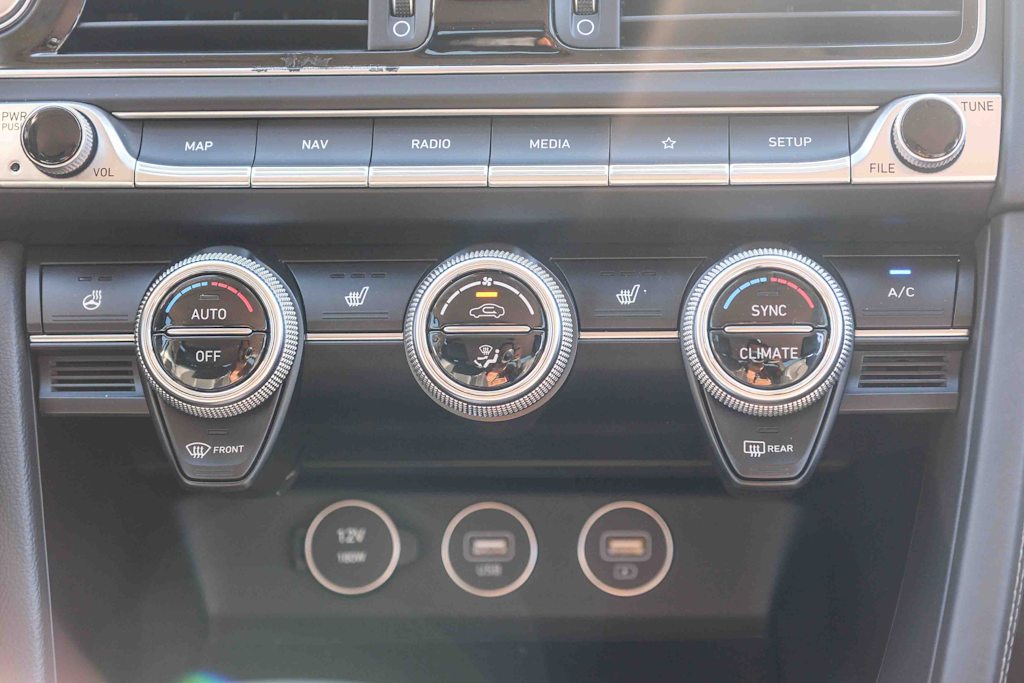 Thumbnail: 2023 Genesis G70 - 25