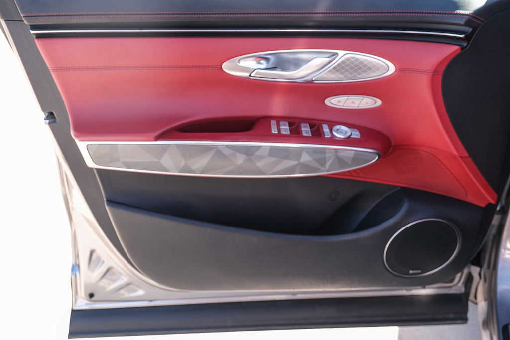 Thumbnail: 2022 Genesis GV70 - 24