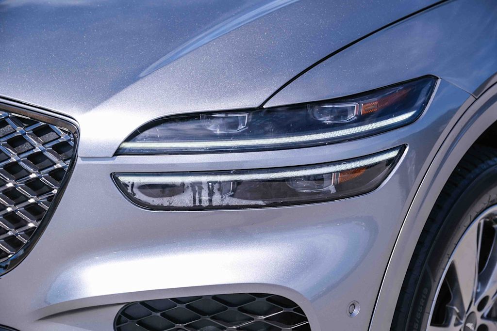 Thumbnail: 2022 Genesis GV70 - 19