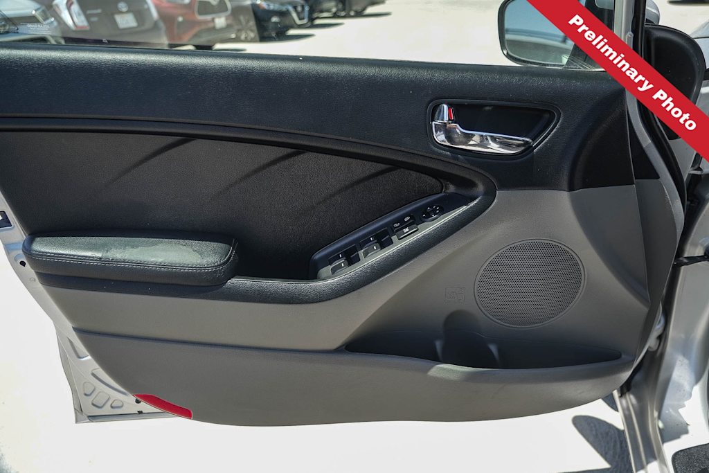 Thumbnail: 2016 Kia Forte - 21