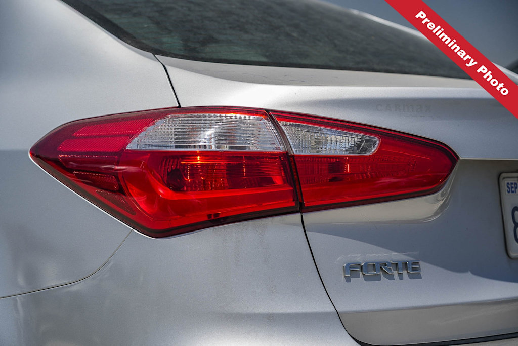 Thumbnail: 2016 Kia Forte - 18