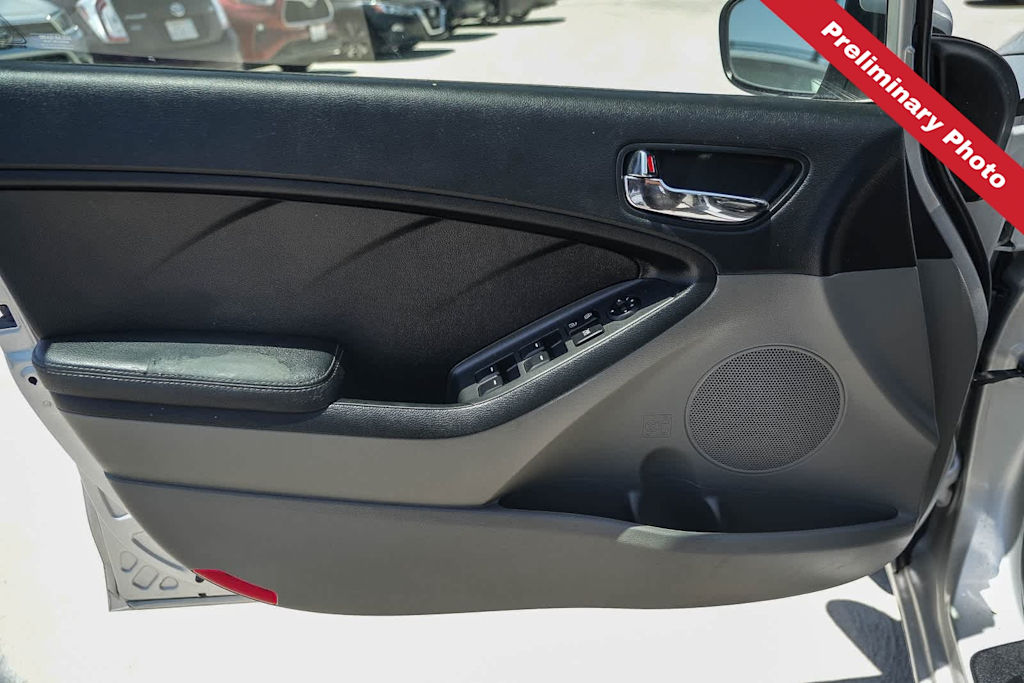 Thumbnail: 2016 Kia Forte - 21