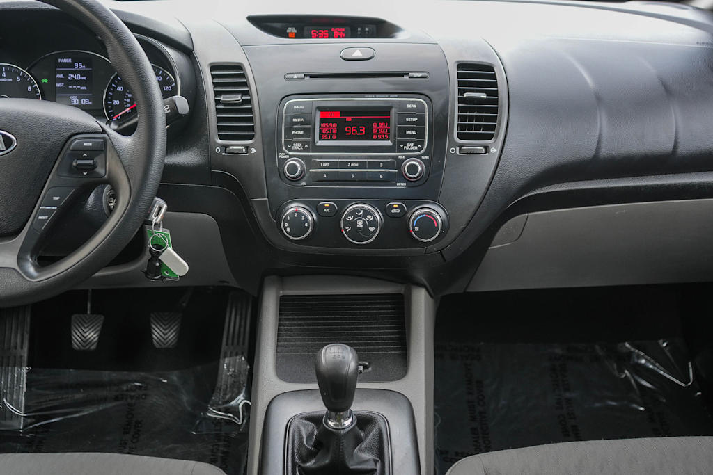 Thumbnail: 2016 Kia Forte - 8