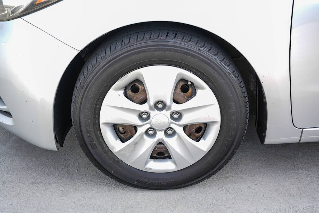 Thumbnail: 2016 Kia Forte - 24
