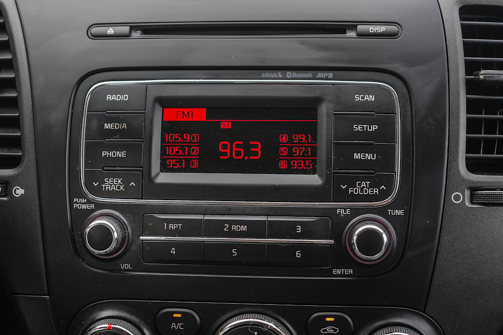 Thumbnail: 2016 Kia Forte - 13