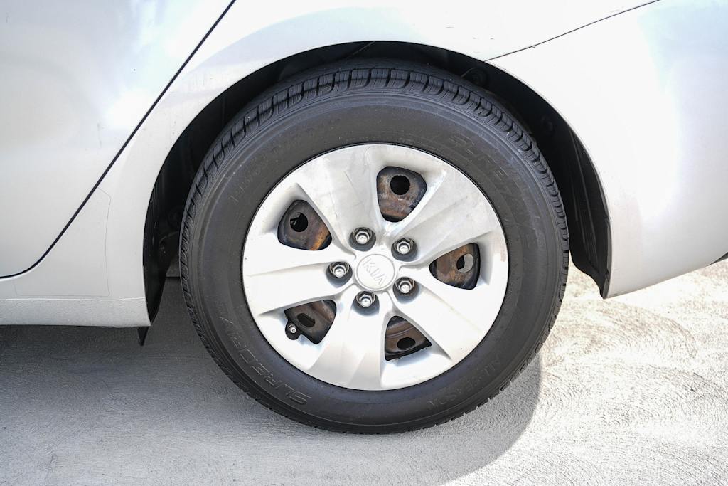 Thumbnail: 2016 Kia Forte - 6