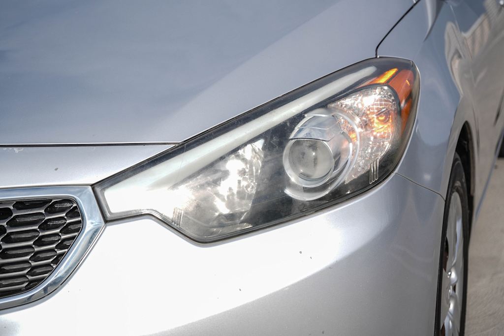 Thumbnail: 2016 Kia Forte - 20