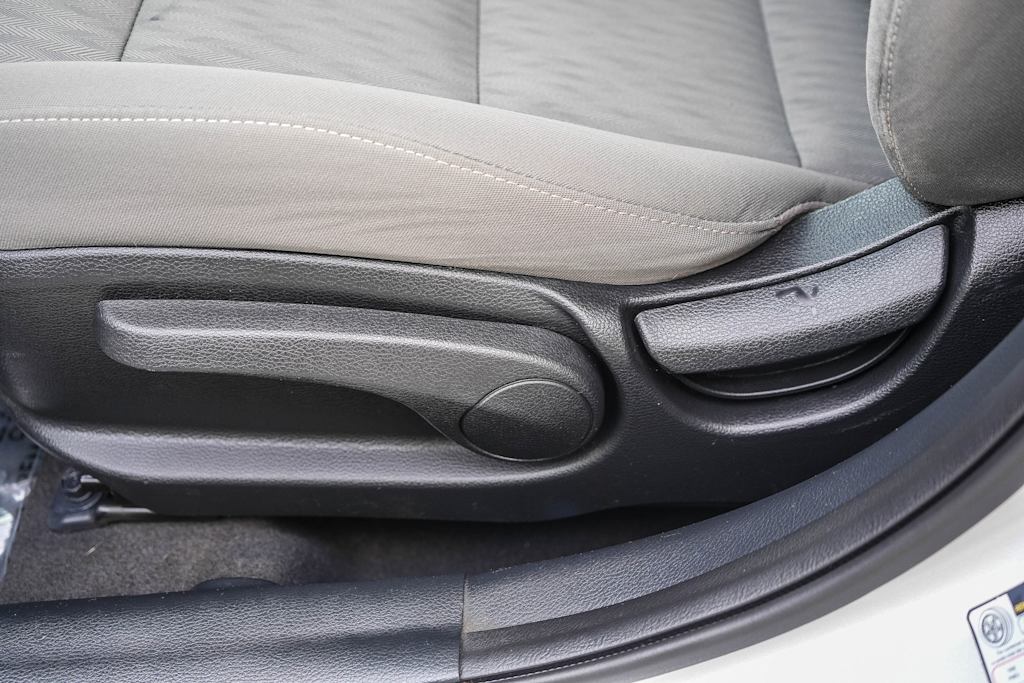 Thumbnail: 2016 Kia Forte - 25