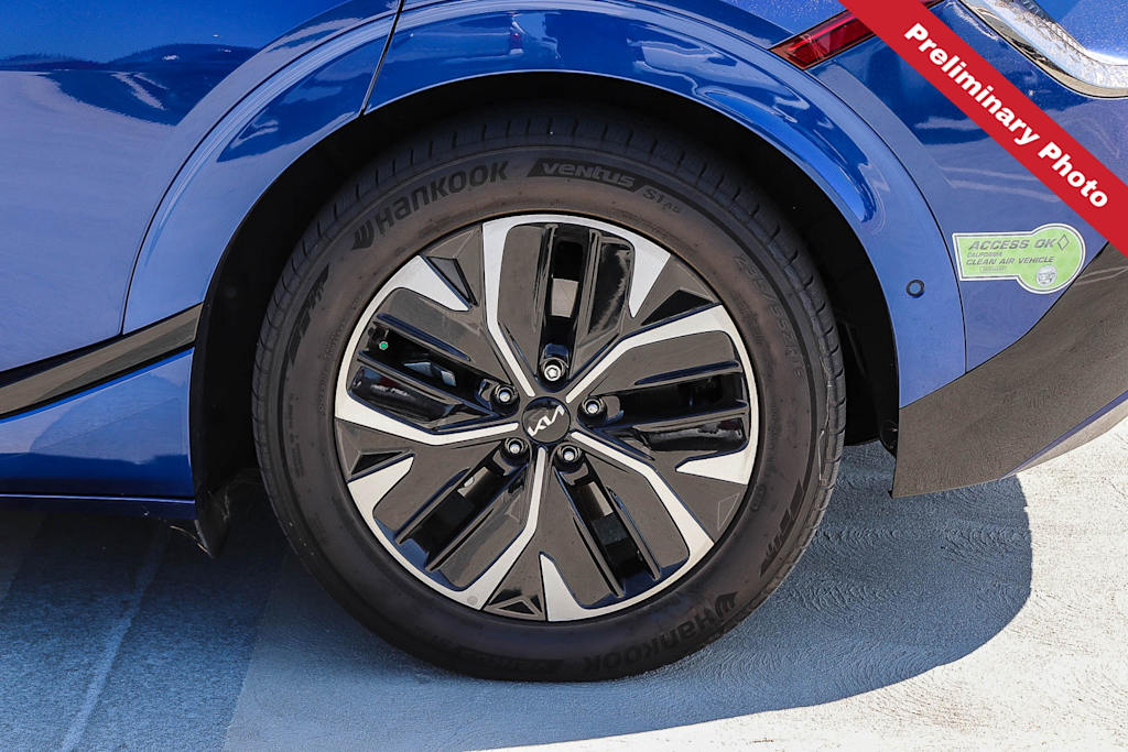 Thumbnail: 2023 Kia EV6 - 16