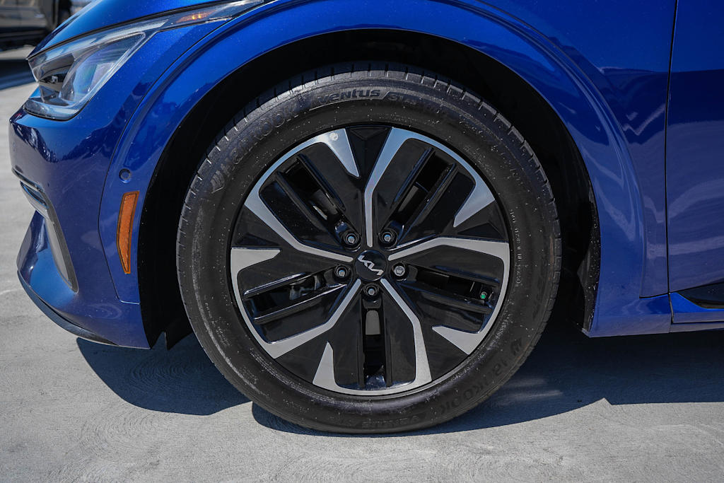 Thumbnail: 2023 Kia EV6 - 23