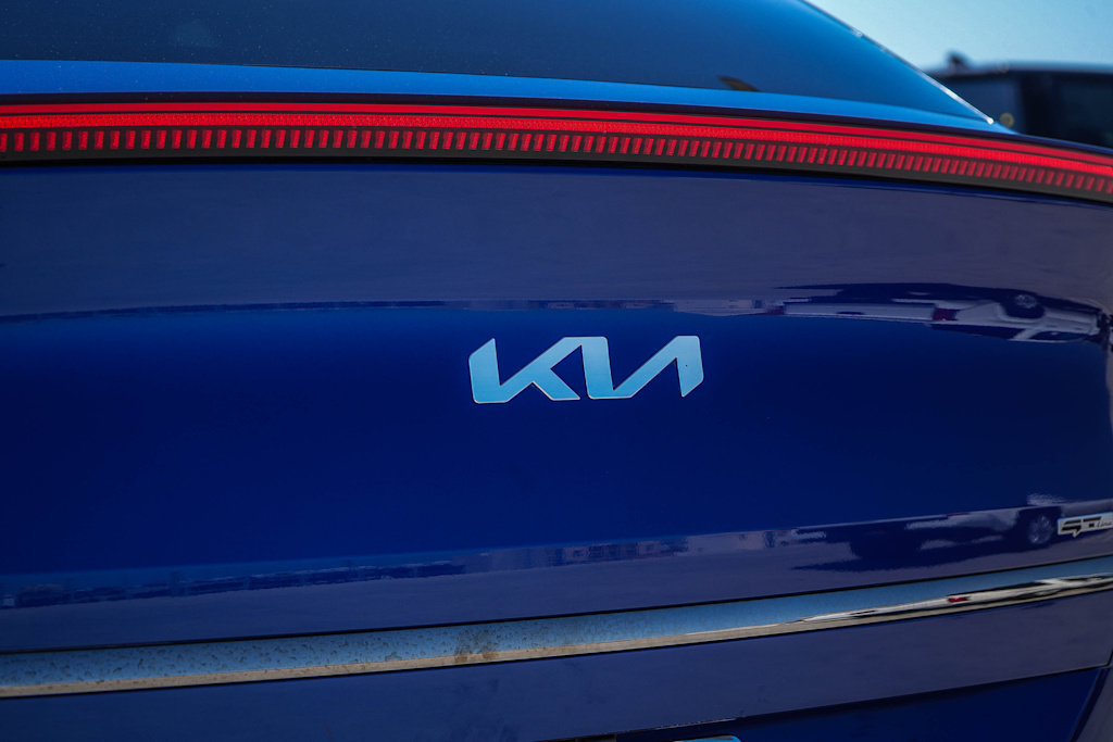 Thumbnail: 2023 Kia EV6 - 22