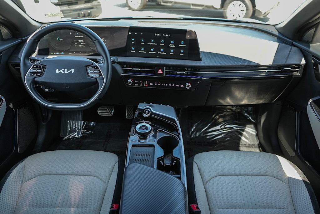 Thumbnail: 2023 Kia EV6 - 2