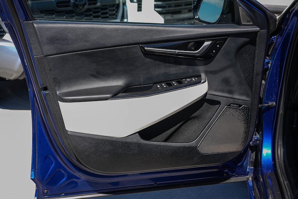 Thumbnail: 2023 Kia EV6 - 25