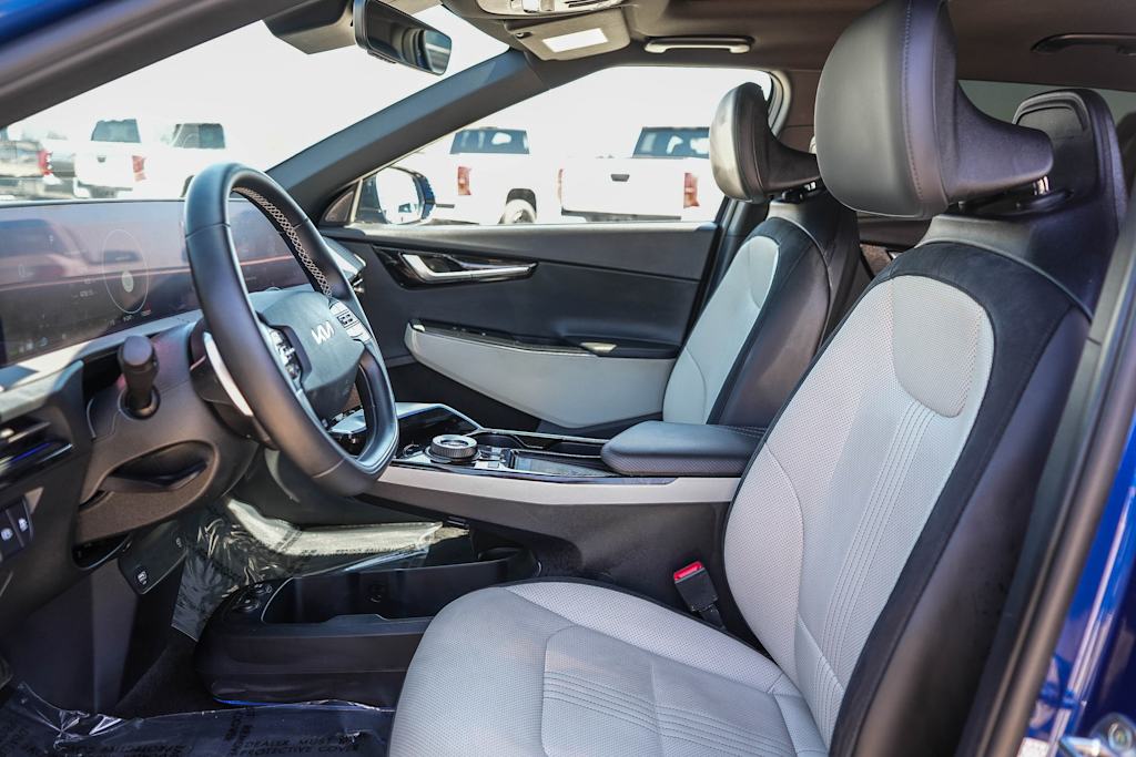 Thumbnail: 2023 Kia EV6 - 10