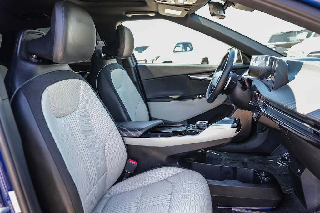 Thumbnail: 2023 Kia EV6 - 9