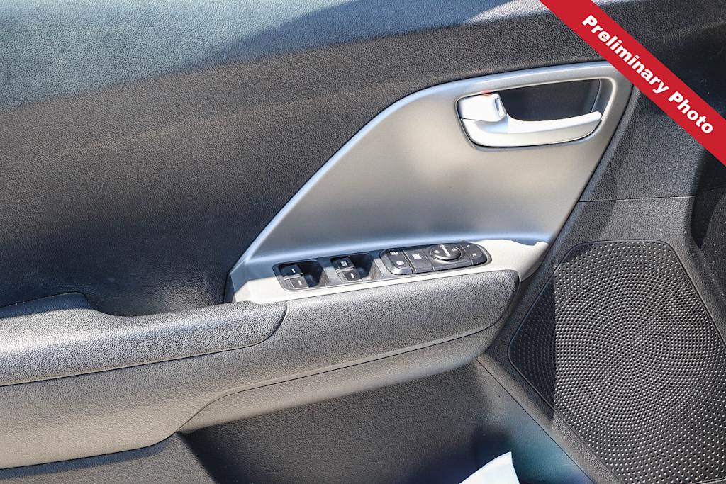 Thumbnail: 2019 Kia Niro - 19