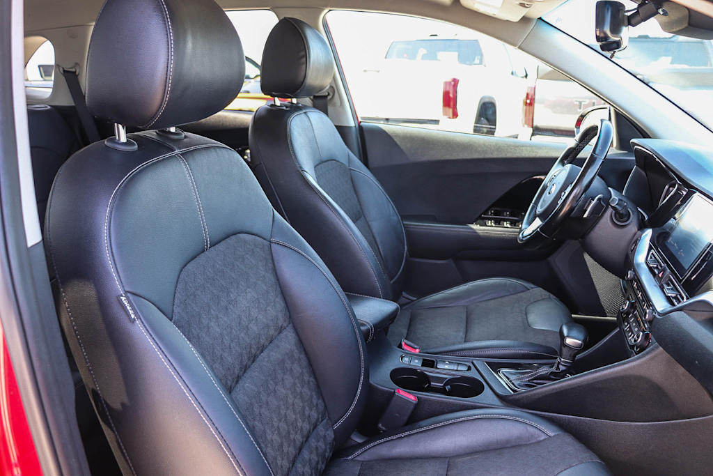 Thumbnail: 2020 Kia Niro - 10