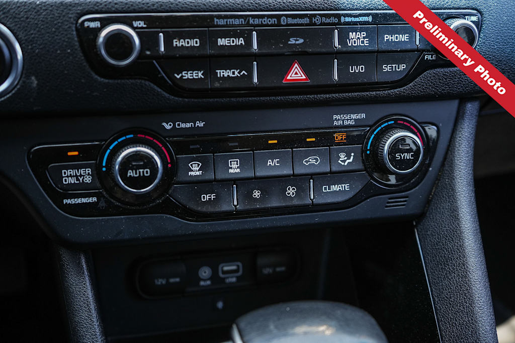 Thumbnail: 2017 Kia Niro - 21