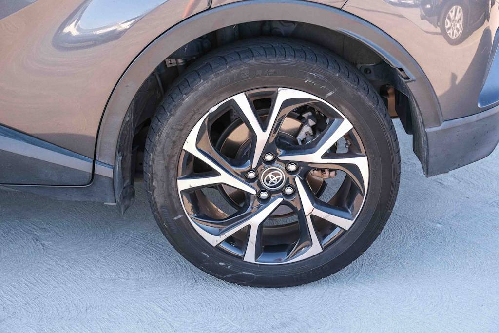 Thumbnail: 2020 Toyota C-HR - 6