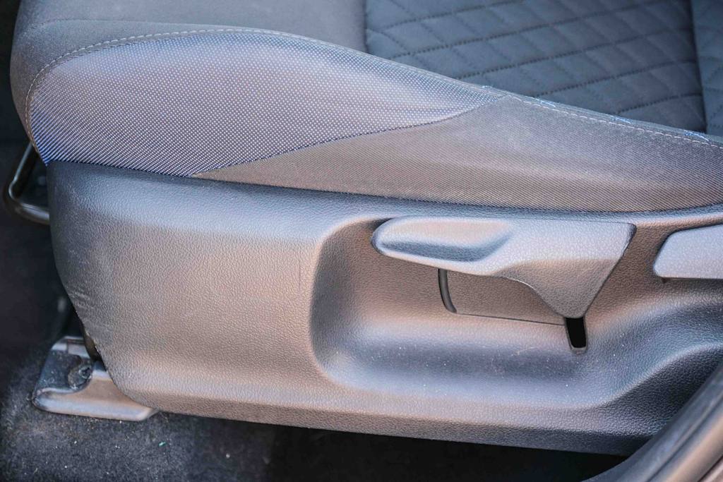 Thumbnail: 2020 Toyota C-HR - 25